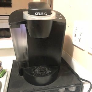 KEURIG with pod holder